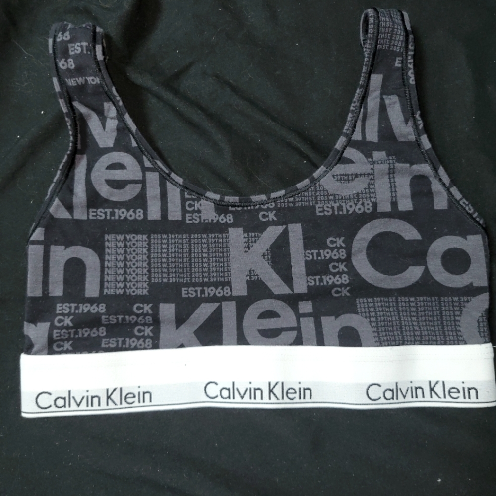 Calvin Klein black and grey logo unpadded sports bra (size: M)